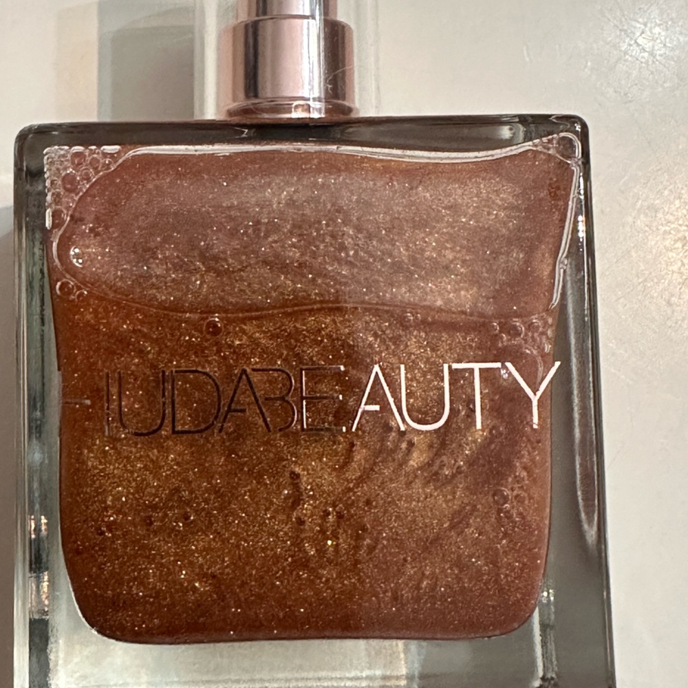 Huda beauty body trip shimmering oil new